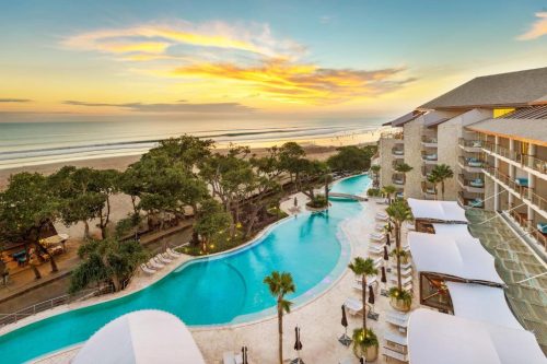 Double Six, Luxury Hotel